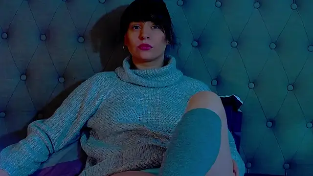 Snapshot of MaddyAllure chatting on February 7, 7:34 am MaddyAllure online show from February 7, 7:34 am