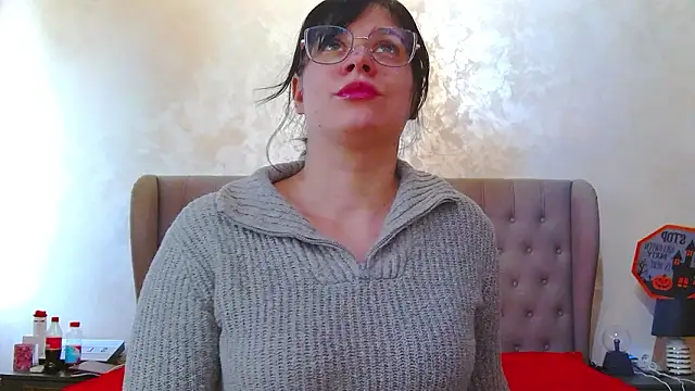 Snapshot of MaddyAllure chatting on March 2, 9:49 am MaddyAllure online show from March 2, 9:49 am