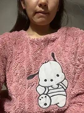 Snapshot of lira88 chatting on January 18, 2:21 pm lira88 online show from January 18, 2:21 pm