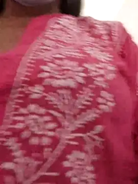 Snapshot of Zaara101 chatting on May 23, 8:18 am Zaara101 online show from May 23, 8:18 am