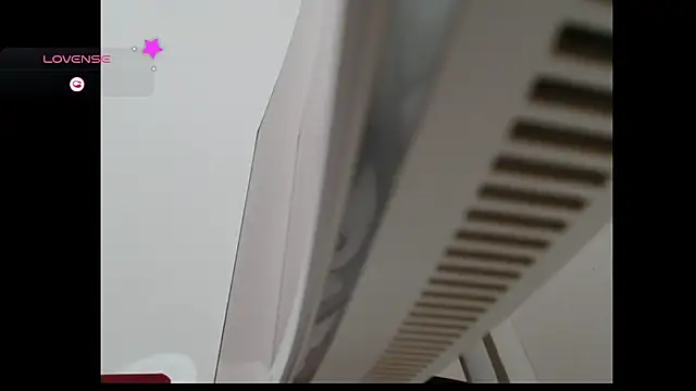 girlonee online show from January 15, 8:19 am