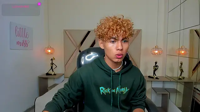Snapshot of Anyelo_Twink chatting on July 13, 4:04 am Anyelo Twink online show from July 13, 4:04 am