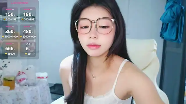 -XiaoYu-777 online show from April 20, 8:17 am