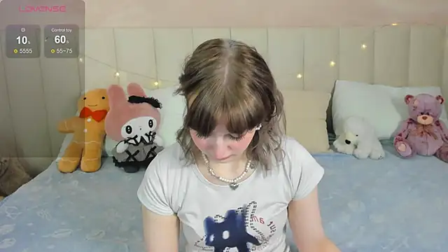 Snapshot of AdeleSilvy chatting on June 23, 1:36 am AdeleSilvy online show from June 23, 1:36 am