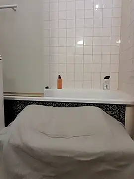 80julien online show from March 16, 6:45 pm