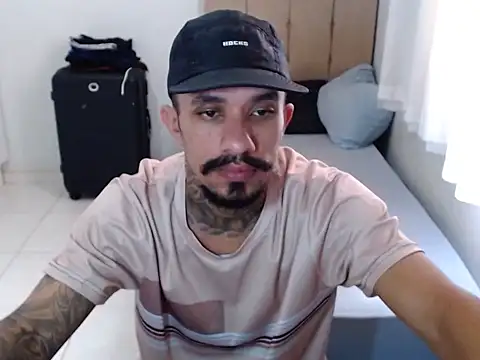 Snapshot of lipegonzalezz chatting on February 3, 4:23 pm lipegonzalezz online show from February 3, 4:23 pm