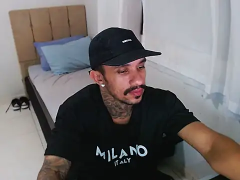 Snapshot of lipegonzalezz chatting on February 12, 2:39 am lipegonzalezz online show from February 12, 2:39 am