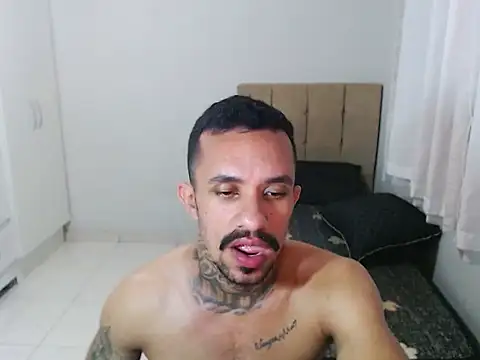 Snapshot of lipegonzalezz chatting on February 18, 1:07 pm lipegonzalezz online show from February 18, 1:07 pm