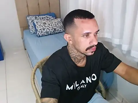 Snapshot of lipegonzalezz chatting on February 26, 2:16 pm lipegonzalezz online show from February 26, 2:16 pm