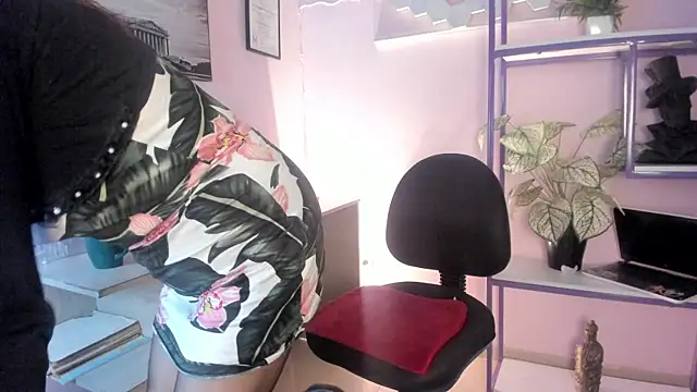 Snapshot of milenahot__69 chatting on July 8, 11:26 am milenahot 69 online show from July 8, 11:26 am