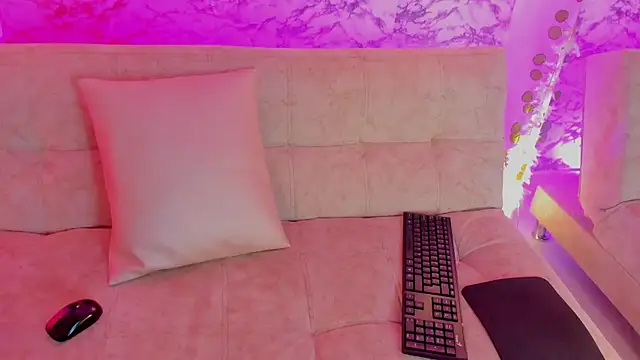 soffi joness23 online show from February 19, 7:10 pm