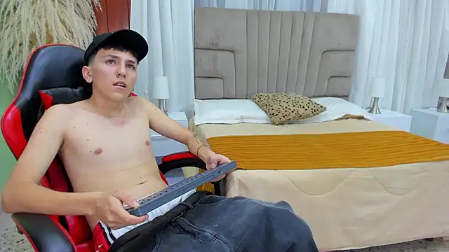 Snapshot of irvin_keyes chatting on February 22, 11:31 am irvin keyes online show from February 22, 11:31 am