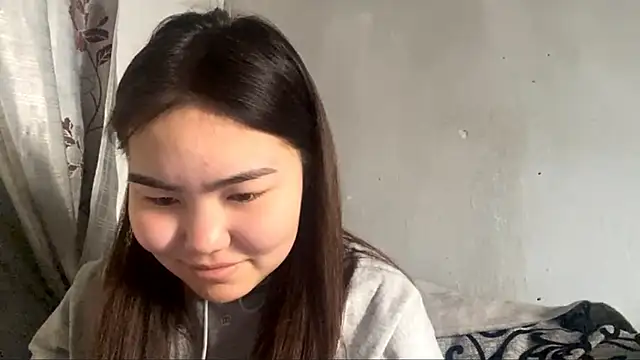 Snapshot of MollyAsian chatting on January 14, 8:09 am MollyAsian online show from January 14, 8:09 am