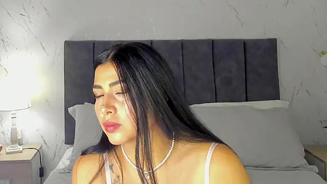 Snapshot of Antonella_Coruso chatting on February 17, 8:48 pm Antonella Coruso online show from February 17, 8:48 pm