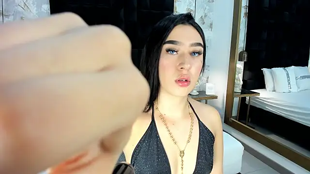 Snapshot of emily_clarkk_ chatting on February 23, 7:11 pm emily clarkk online show from February 23, 7:11 pm