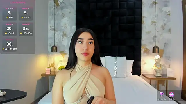 Snapshot of emily_clarkk_ chatting on February 26, 7:24 pm emily clarkk online show from February 26, 7:24 pm