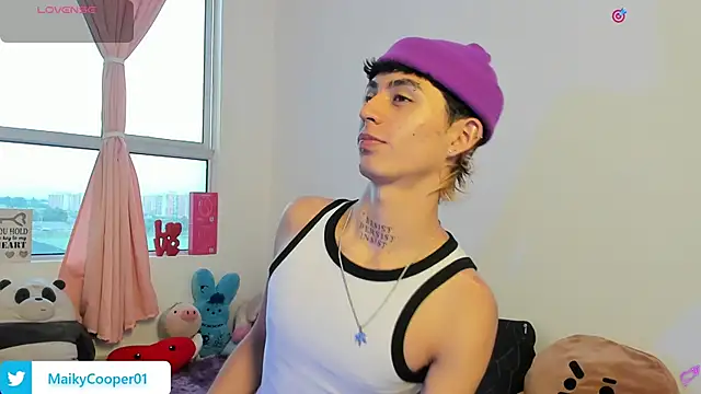 Maiky Cooper01 online show from April 15, 4:58 pm