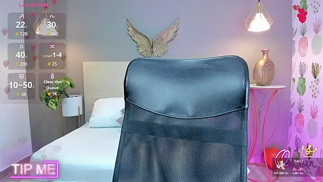 emma hiltonn  online show from June 2, 7:27 pm