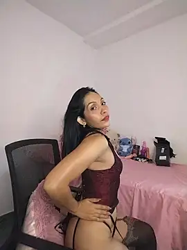 Lady Crimson online show from January 15, 8:01 pm