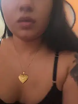 Snapshot of cristal-123 chatting on February 16, 9:44 pm cristal-123 online show from February 16, 9:44 pm