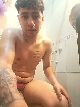 Snapshot of demm1429 chatting on January 11, 12:04 am demm1429 online show from January 11, 12:04 am