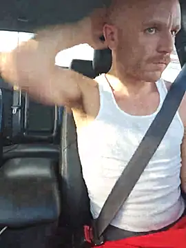 Snapshot of FrankieFuckMe chatting on July 10, 10:45 pm FrankieFuckMe online show from July 10, 10:45 pm