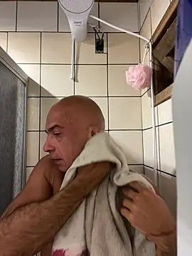 Snapshot of dogfrota chatting on February 17, 2:30 am dogfrota online show from February 17, 2:30 am