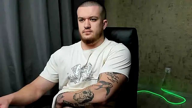 Snapshot of Well_boy chatting on February 7, 6:11 pm Well boy online show from February 7, 6:11 pm