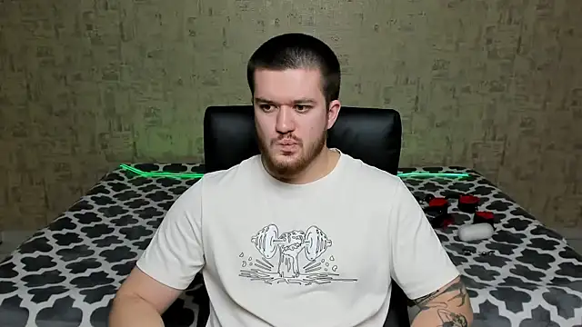 Snapshot of Well_boy chatting on April 4, 6:16 pm Well boy online show from April 4, 6:16 pm