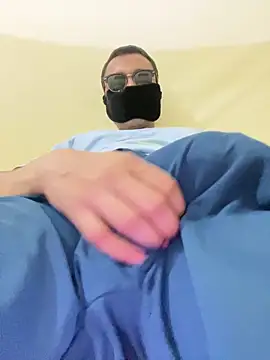 Uzieham22 online show from February 21, 4:30 pm