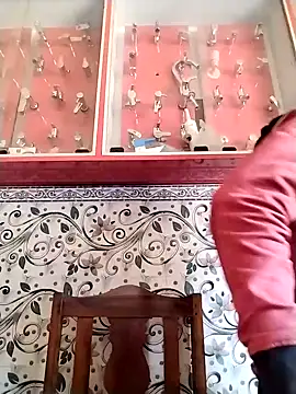 studio-my online show from February 8, 6:06 am