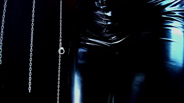 LucyStonne online show from April 14, 8:15 pm