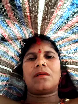 Snapshot of Hot_di97 chatting on February 13, 7:59 am Hot di97 online show from February 13, 7:59 am