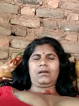 Hot di97 online show from April 13, 2:06 am