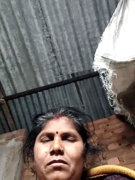 Hot di97 online show from April 17, 12:02 am