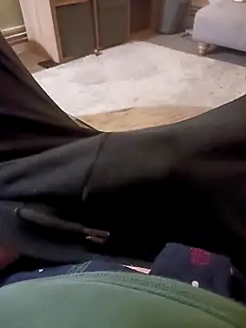 Hertsguy1984 online show from March 18, 12:03 am