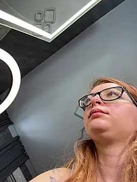 coy girl  online show from February 12, 11:05 am