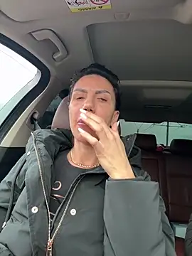 Snapshot of Missolevelvet chatting on January 19, 1:26 pm Missolevelvet online show from January 19, 1:26 pm