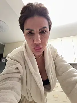 Snapshot of Missolevelvet chatting on February 11, 1:43 am Missolevelvet online show from February 11, 1:43 am