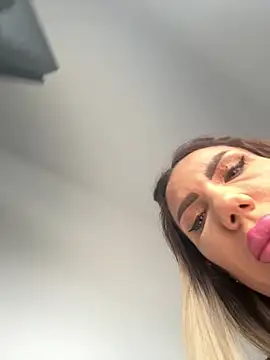 Snapshot of Missolevelvet chatting on February 16, 10:44 am Missolevelvet online show from February 16, 10:44 am