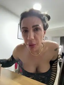 Snapshot of Missolevelvet chatting on February 23, 8:28 pm Missolevelvet online show from February 23, 8:28 pm