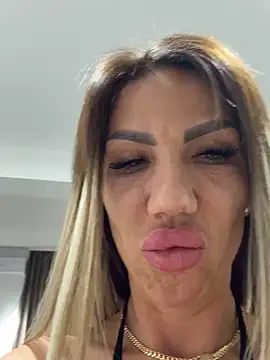 Snapshot of Missolevelvet chatting on March 2, 8:04 pm Missolevelvet online show from March 2, 8:04 pm