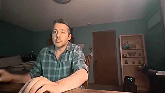 chrisw8140 online show from April 18, 2:59 am