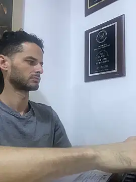 Snapshot of gatoquiles chatting on February 2, 8:40 pm gatoquiles online show from February 2, 8:40 pm