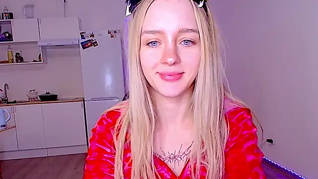 sailormoon666  online show from February 18, 2:18 am