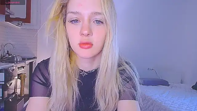 sailormoon666  online show from April 8, 4:56 am