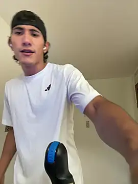 Snapshot of emilio_rivs chatting on June 19, 1:59 pm emilio rivs online show from June 19, 1:59 pm