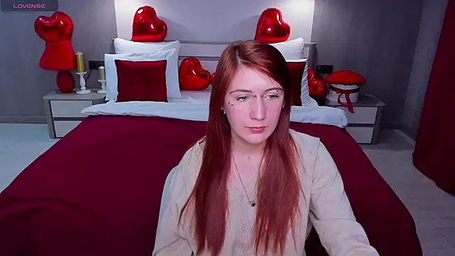 Snapshot of Polly_Sweet chatting on February 23, 6:27 pm Polly Sweet online show from February 23, 6:27 pm