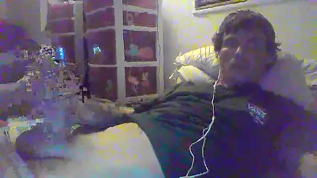 Snapshot of HungandHynotic chatting on March 11, 11:27 am HungandHynotic online show from March 11, 11:27 am