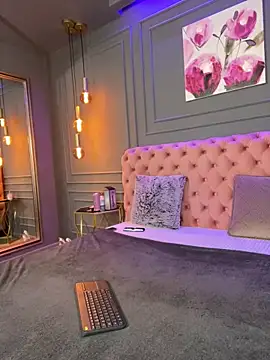 ScarletSnows online show from February 22, 6:17 pm